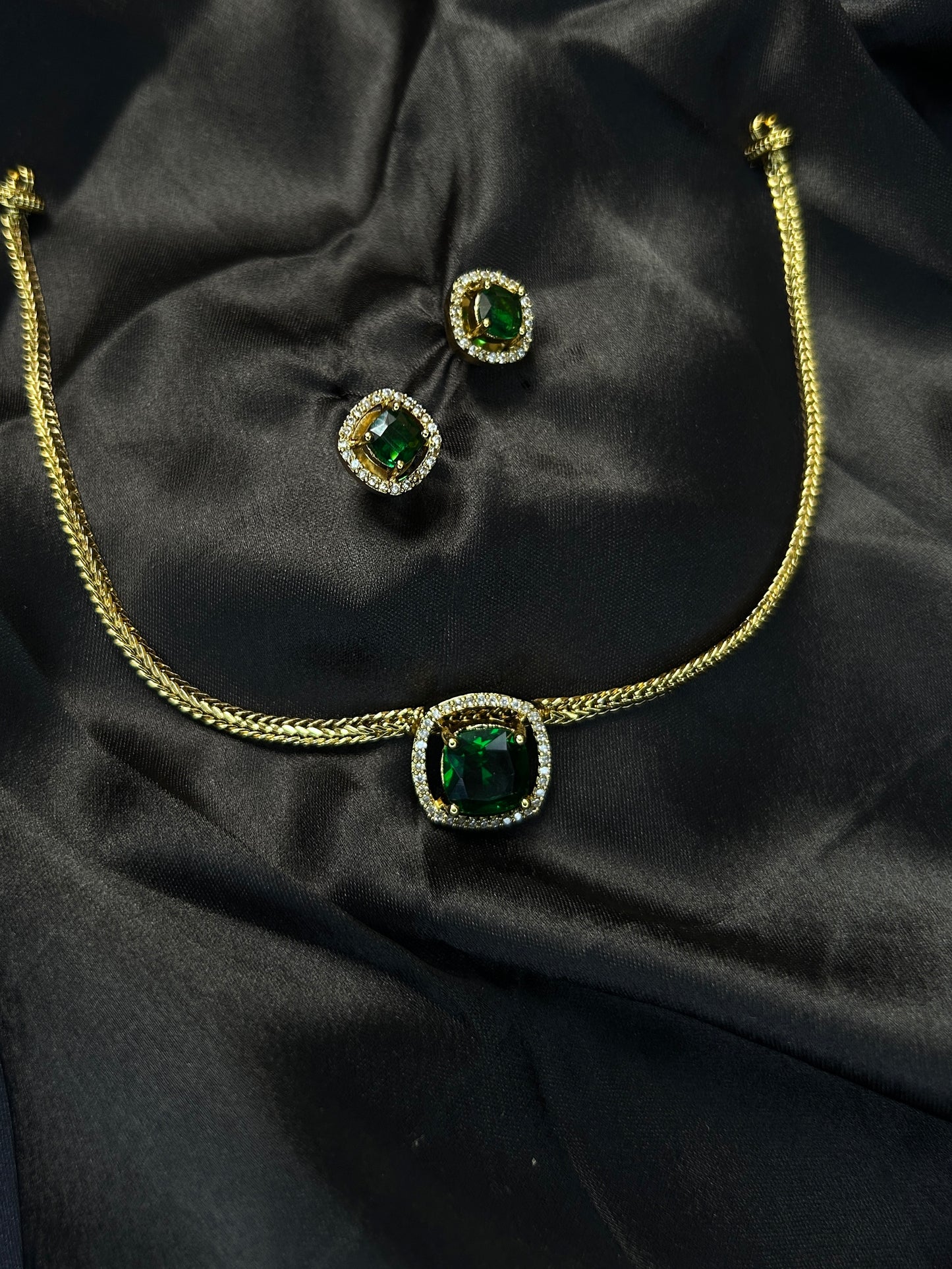 Single Stone choker AD