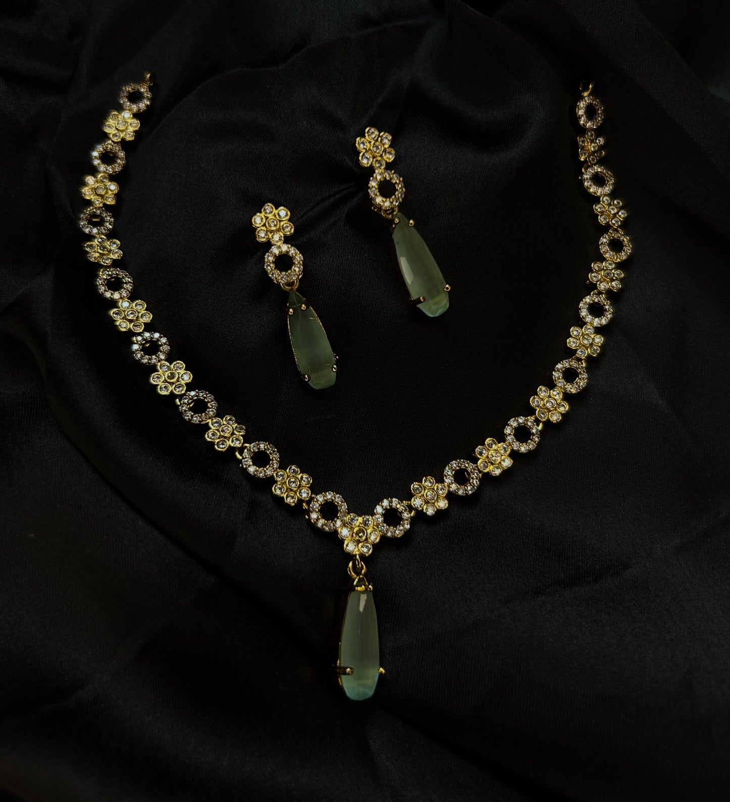 Rain drop AD stone Necklace