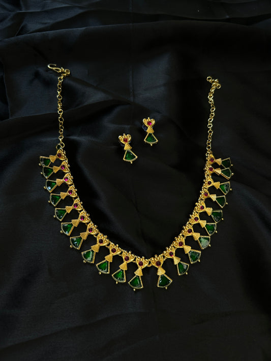 palakka Green necklace